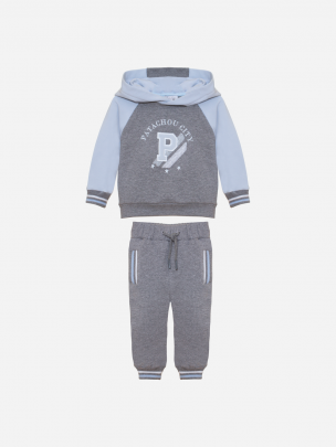  Gray boy's set.